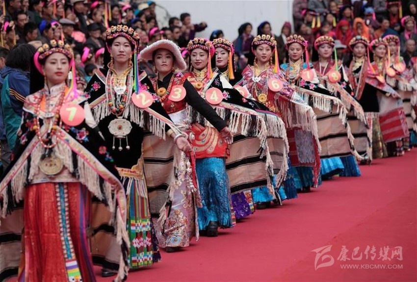 2017中國四川丹巴嘉絨藏族風(fēng)情節開(kāi)幕掠影