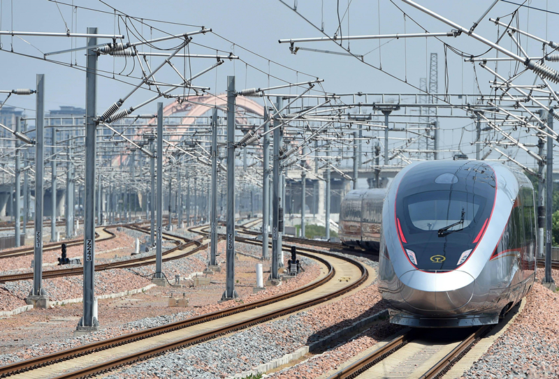 2022年6月20日，濟(jì)鄭高鐵鄭州首發(fā)G9206次列車駛出鄭州東站。